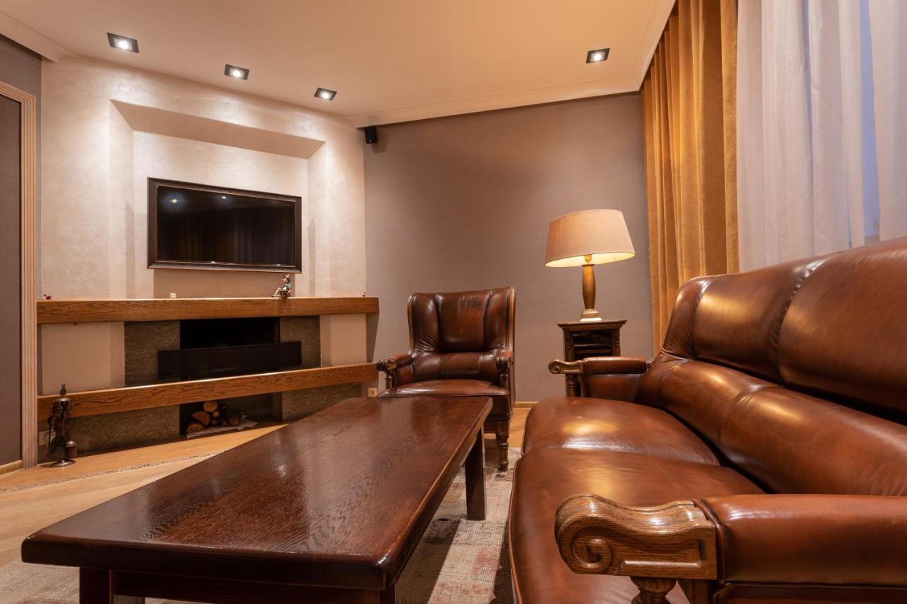 Luxury Private House In City Center Veliko Tarnovo Luaran gambar